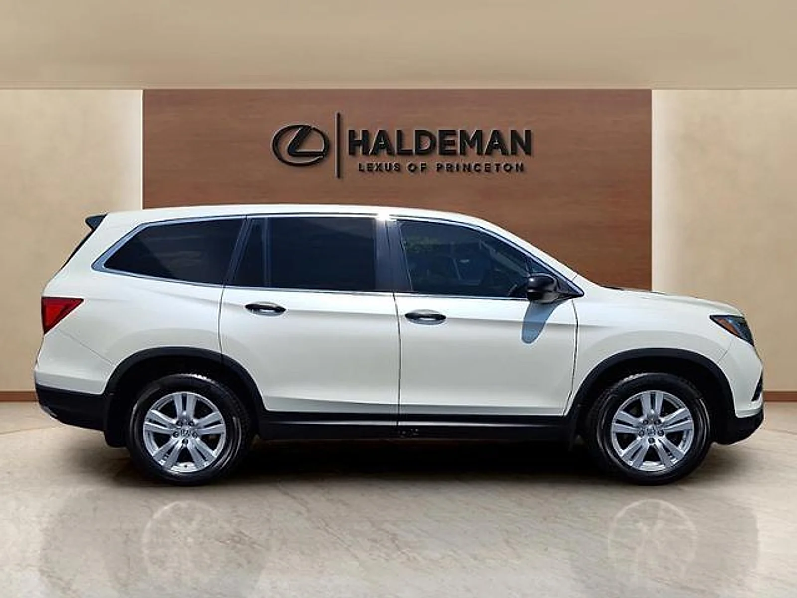 Used 2017 White Diamond Pearl Honda LX image 7