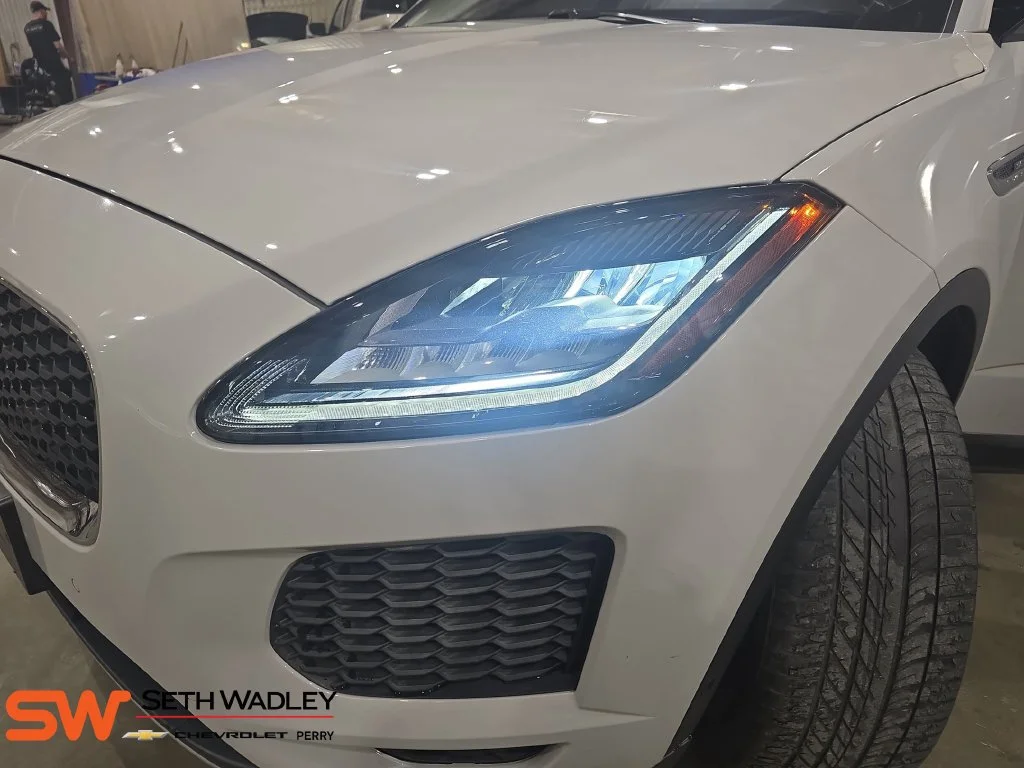 Used 2020 Silver Jaguar SE image 32