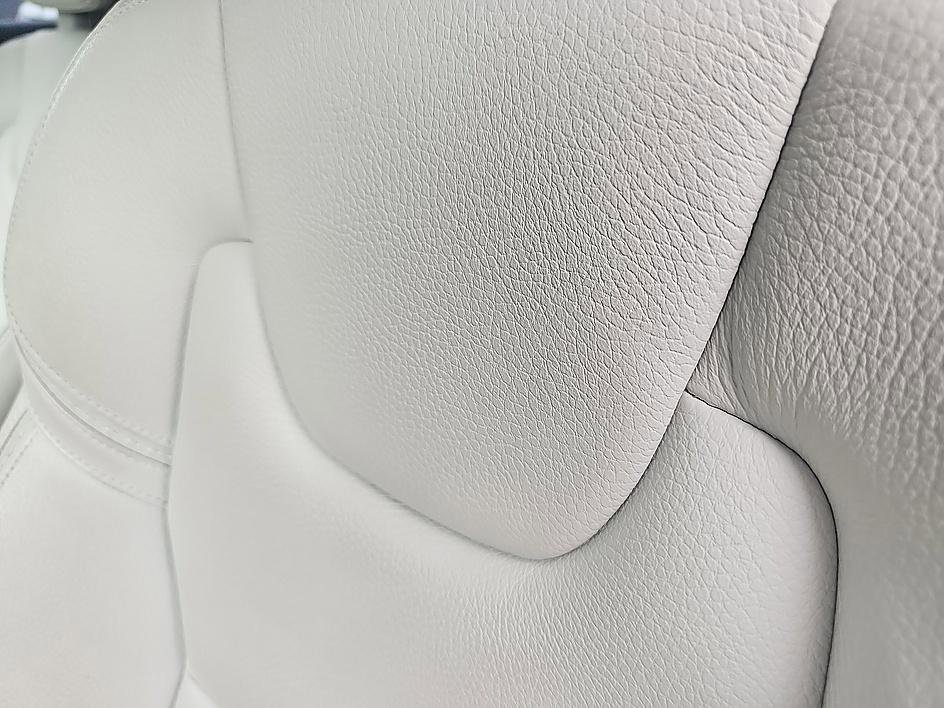 Used 2018 Denim Blue Metallic Volvo T6 AWD image 15