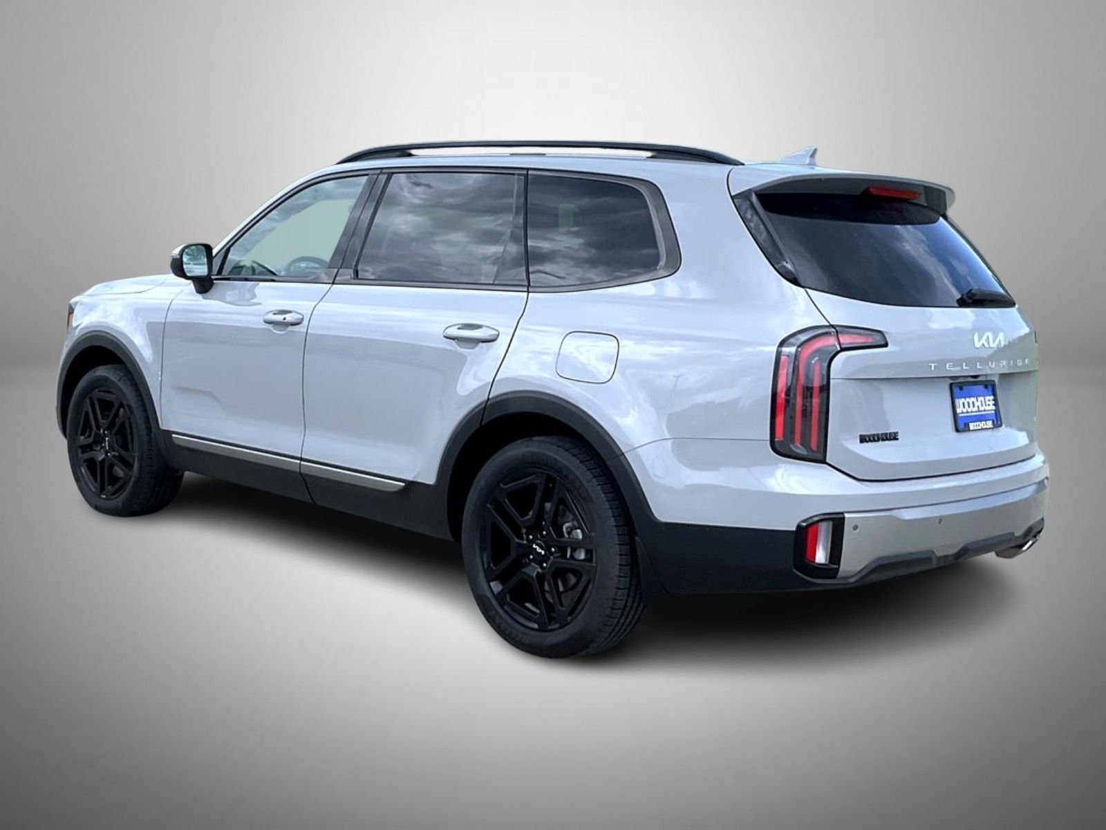 Used 2023 Gray Kia EX X-Line image 7