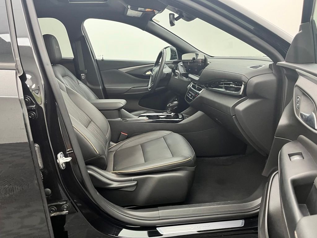 Used 2024 Ebony Twilight Metallic Buick Avenir image 34