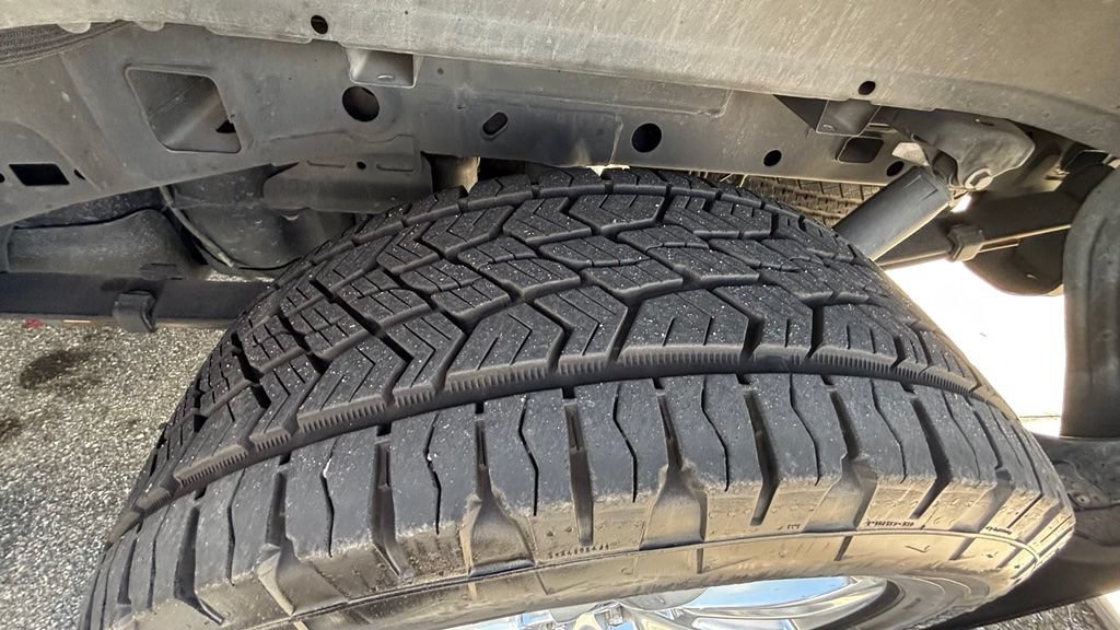 Used 2018  Ford XL image 10