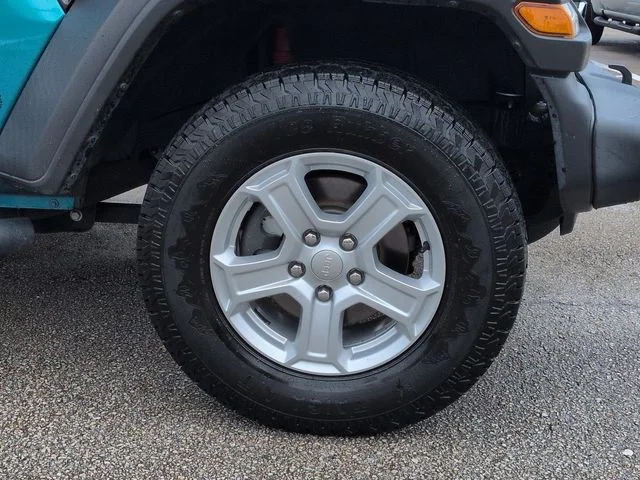 Certified Used 2020 Bikini Pearlcoat Jeep Unlimited Sport S image 11