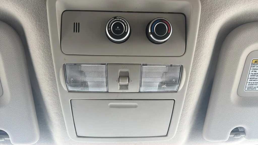 Used 2020 Cayenne Red Nissan SL image 25
