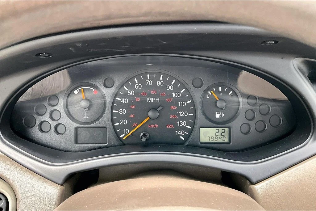 Used 2001  Ford SE image 13