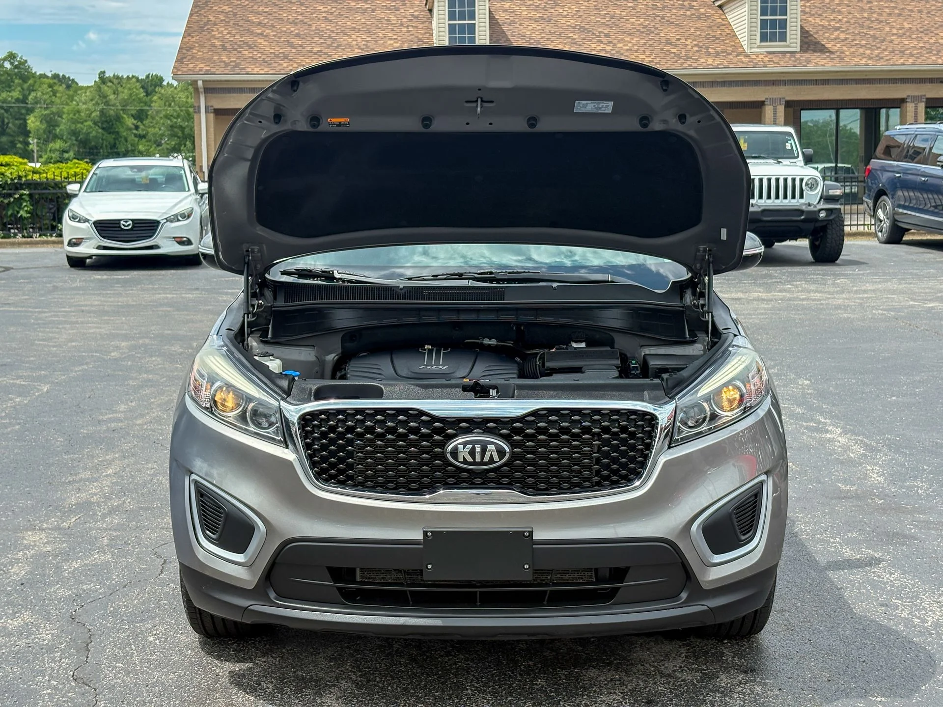 Used 2018 Silver Kia LX image 37