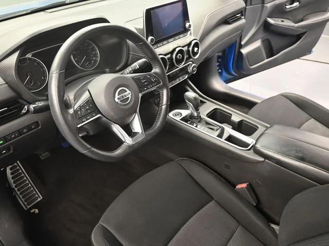 Used 2022 Blue Nissan SV image 13