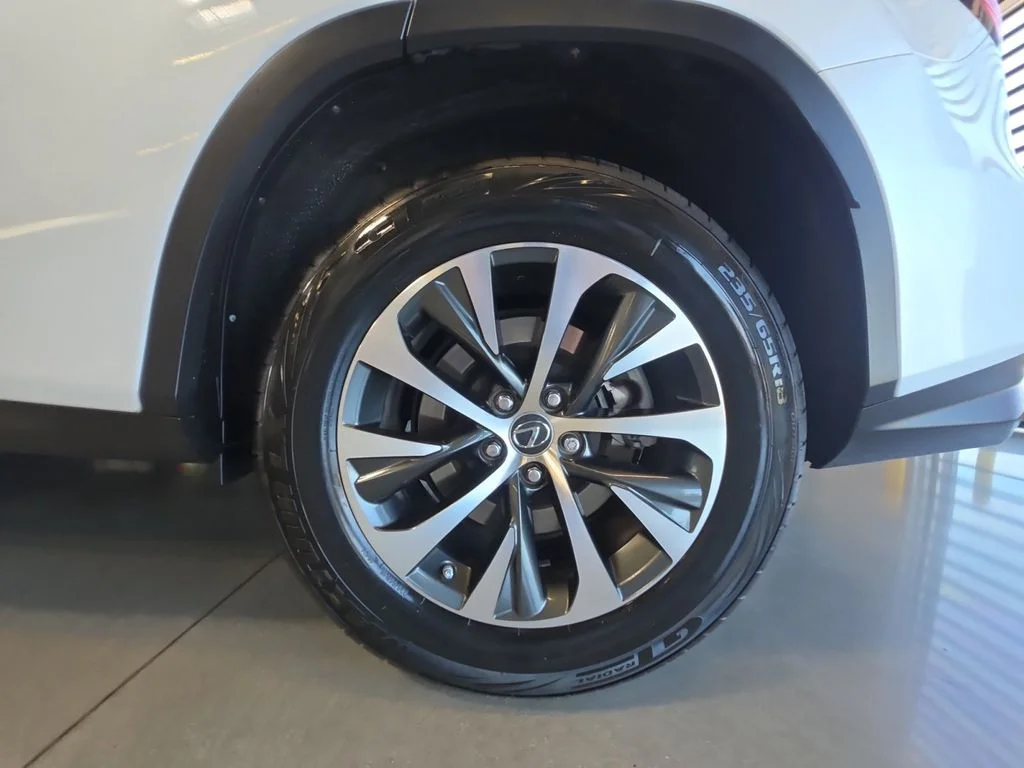 Used 2021 White Lexus 350 image 26