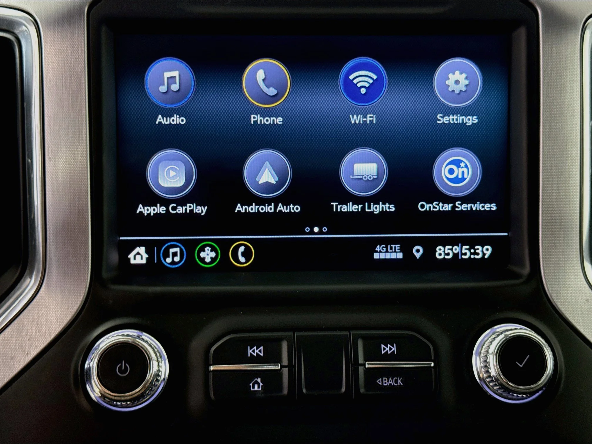 Used 2020 SUMMIT WHITE GMC SLE image 15