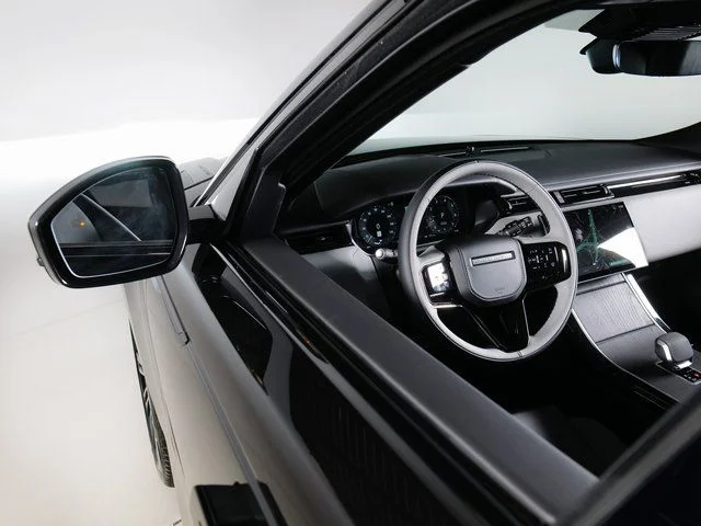 New 2026 Santorini Black Land Rover Dynamic SE image 22