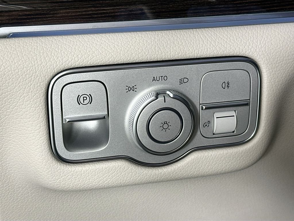 New 2026 Polar White Mercedes-Benz GLS 450 image 10