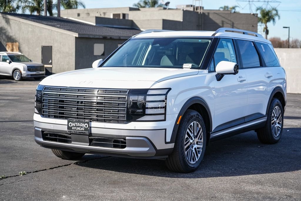 New 2026 White Hyundai SEL Premium image 4