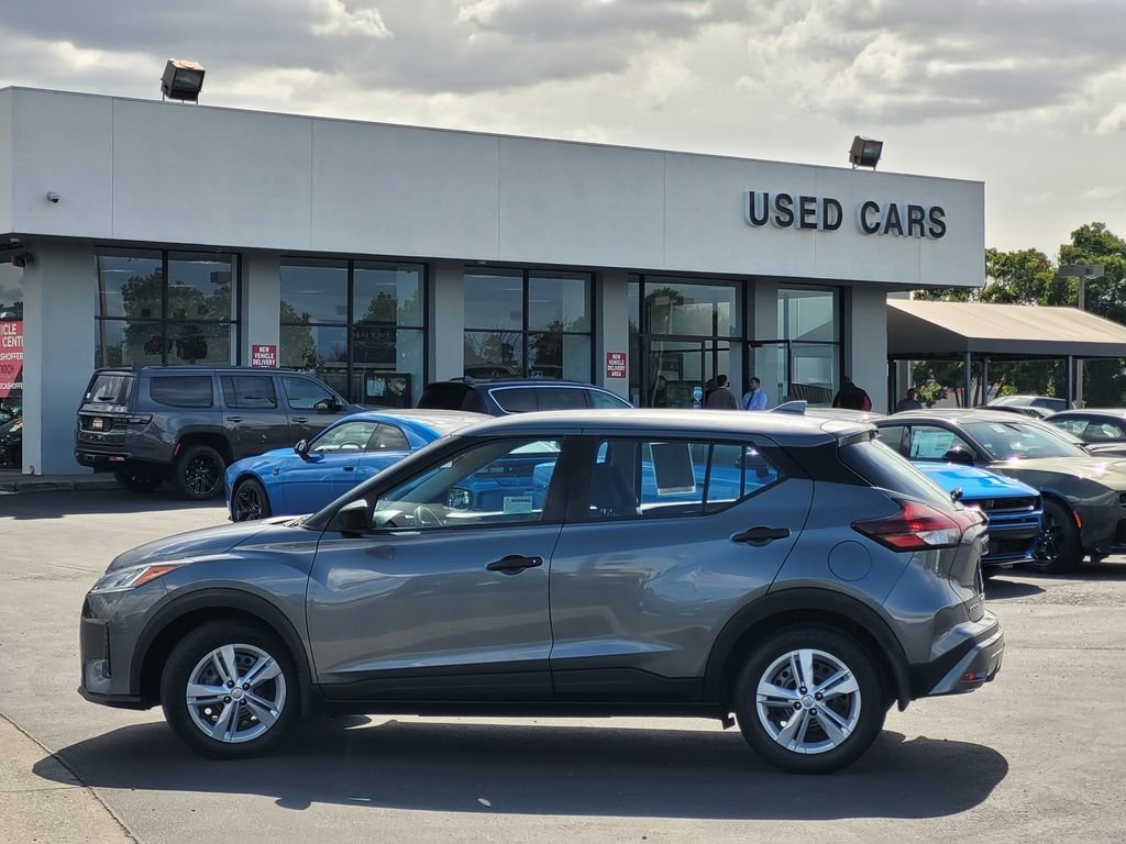 Used 2022 Gray Nissan S image 7