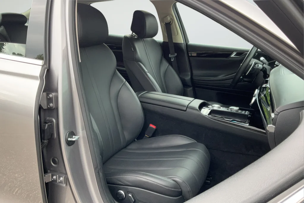 Used 2023 Silver Genesis 2.5T image 20