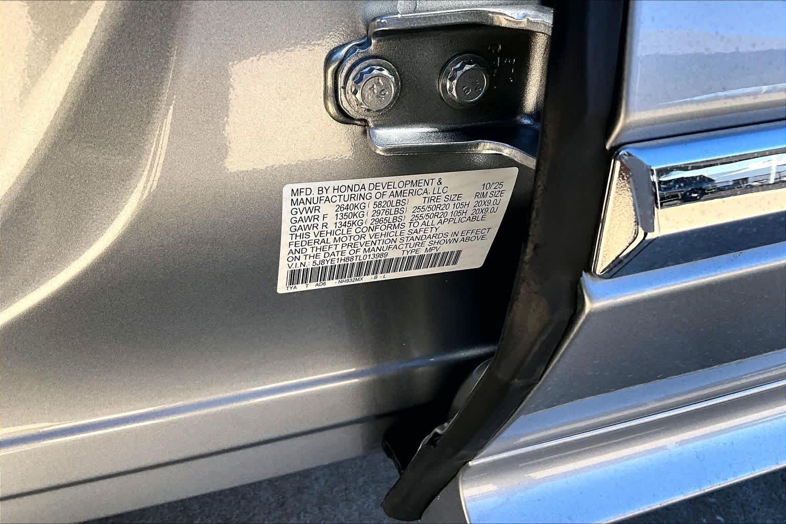 New 2026 Solar Silver Metallic Acura w/Advance Package image 19