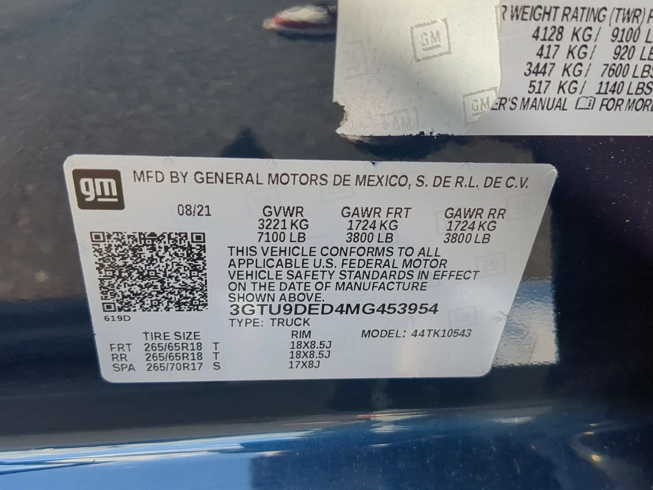 Used 2021 Pacific Blue Metallic GMC SLT image 31