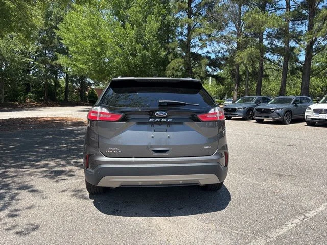 Used 2022 Gray Ford SEL image 5