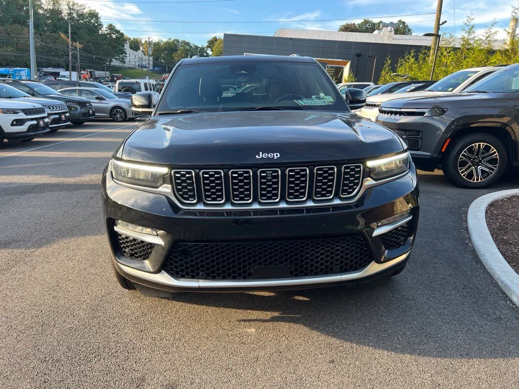 Used 2022 Black Jeep Summit Reserve image 2