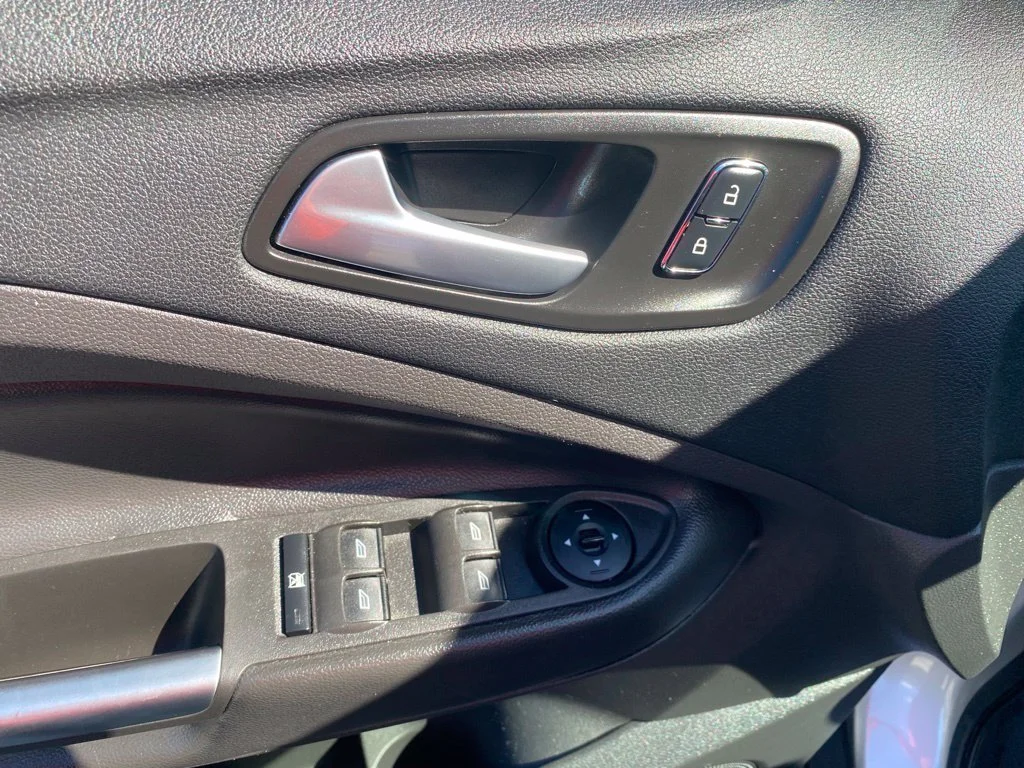 Used 2016 Silver Ford SE image 22