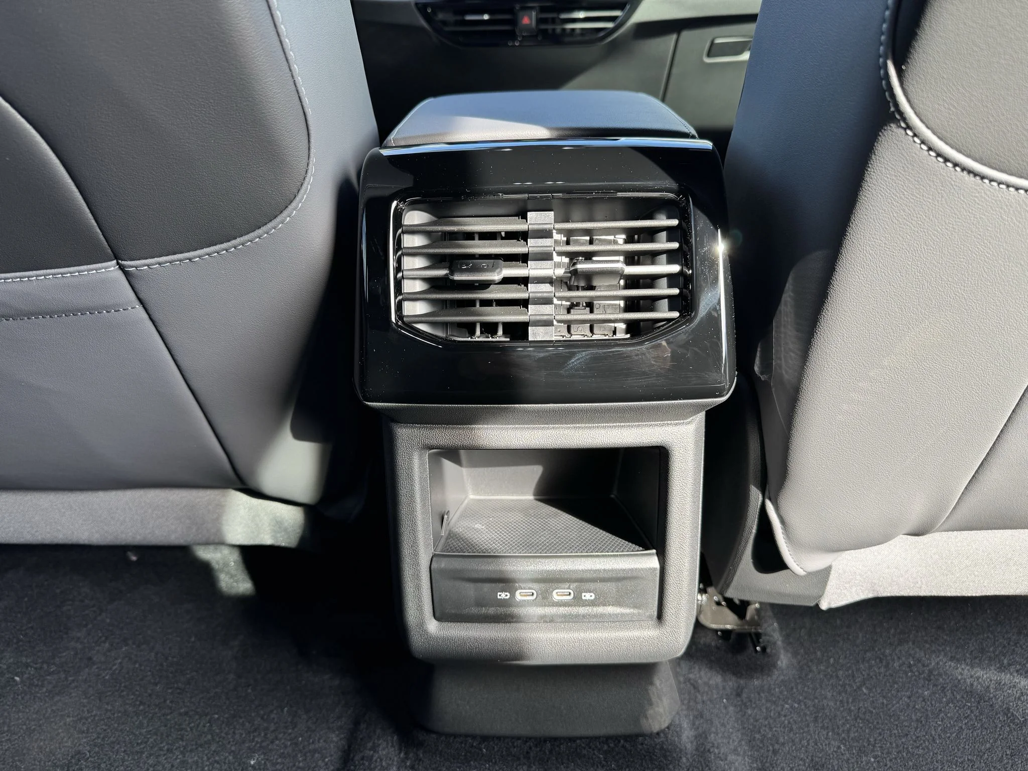 New 2026 Opal White Pearl Volkswagen Pro image 32
