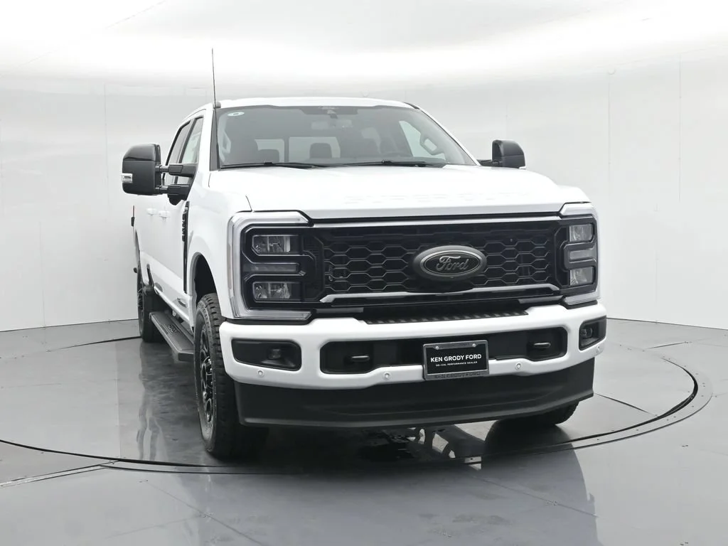 New 2026 Oxford White Ford Lariat image 30
