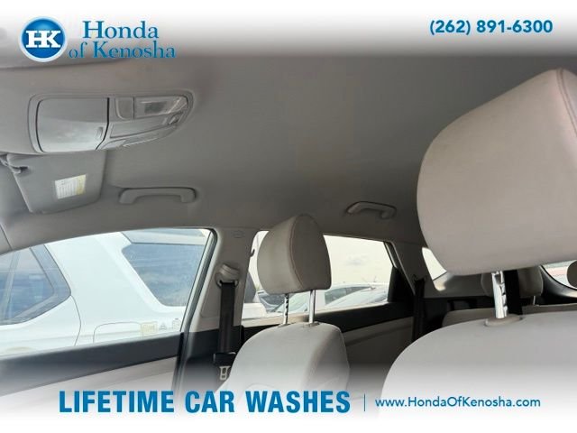 Used 2019 White Hyundai SE image 6