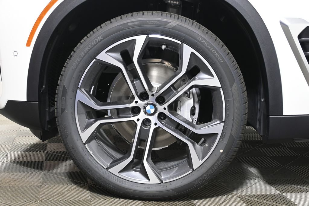 New 2026 Alpine White BMW xDrive40i image 12