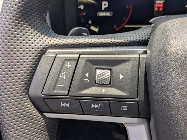 Used 2025 Black Diamond Mitsubishi SE image 24