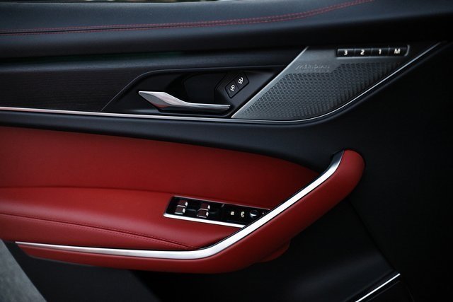 2026 Jaguar F-Pace R-Dynamic S - Photo 15