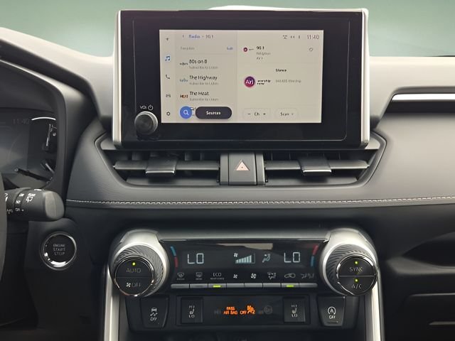 Used 2023  Toyota XLE image 26