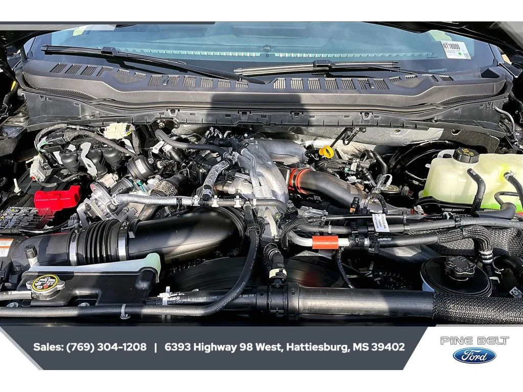 New 2027 Carbonized Gray Metallic Ford F-250® Lariat® image 8