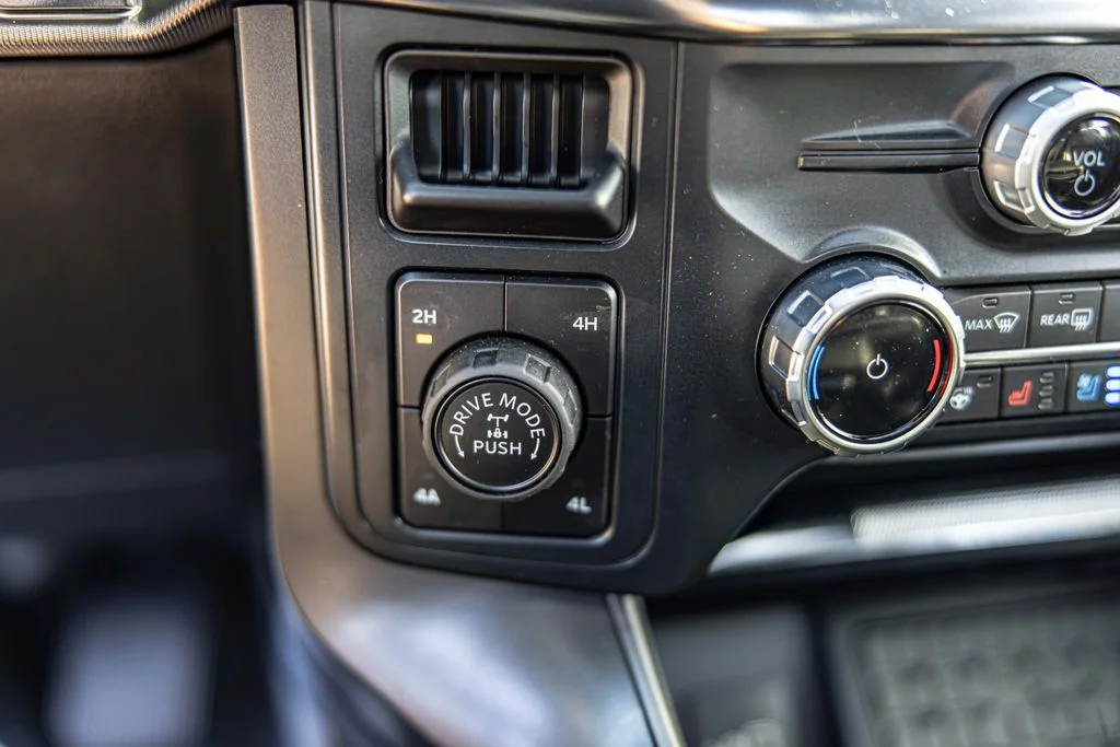 Used 2026 Blue Ford Lariat image 27