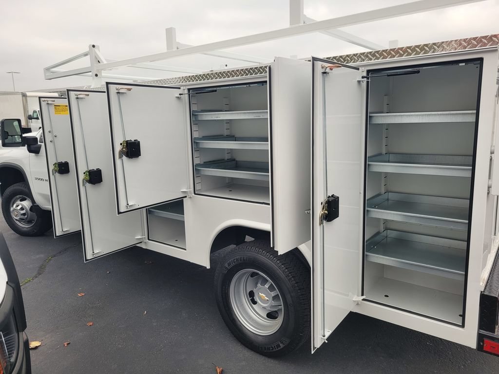 2025 Chevrolet Silverado 3500 HD Chassis Cab Work Truck view 8