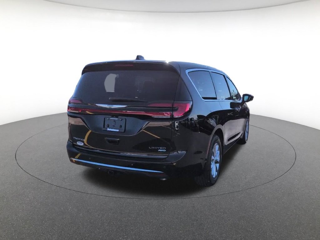 New 2026 Diamond Black Crystal Pearl-Coat Exterior Paint Chrysler Limited image 6