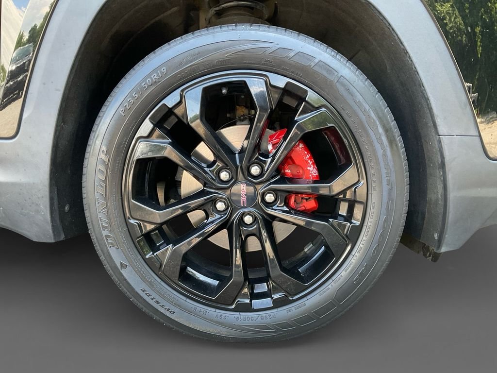 Used 2022 Black GMC SLE image 16