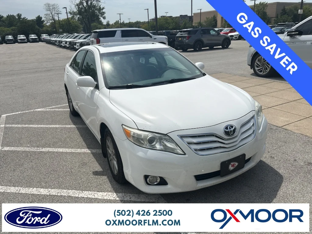 Used 2011 Super White Toyota XLE image 1