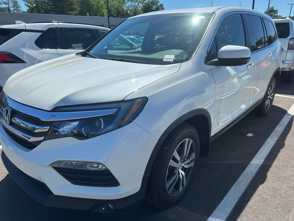 Used 2017 White Diamond Pearl Honda EX-L image 3