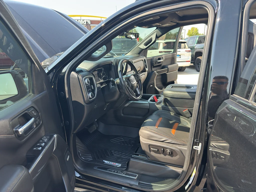 Used 2020 Onyx Black GMC AT4 image 27
