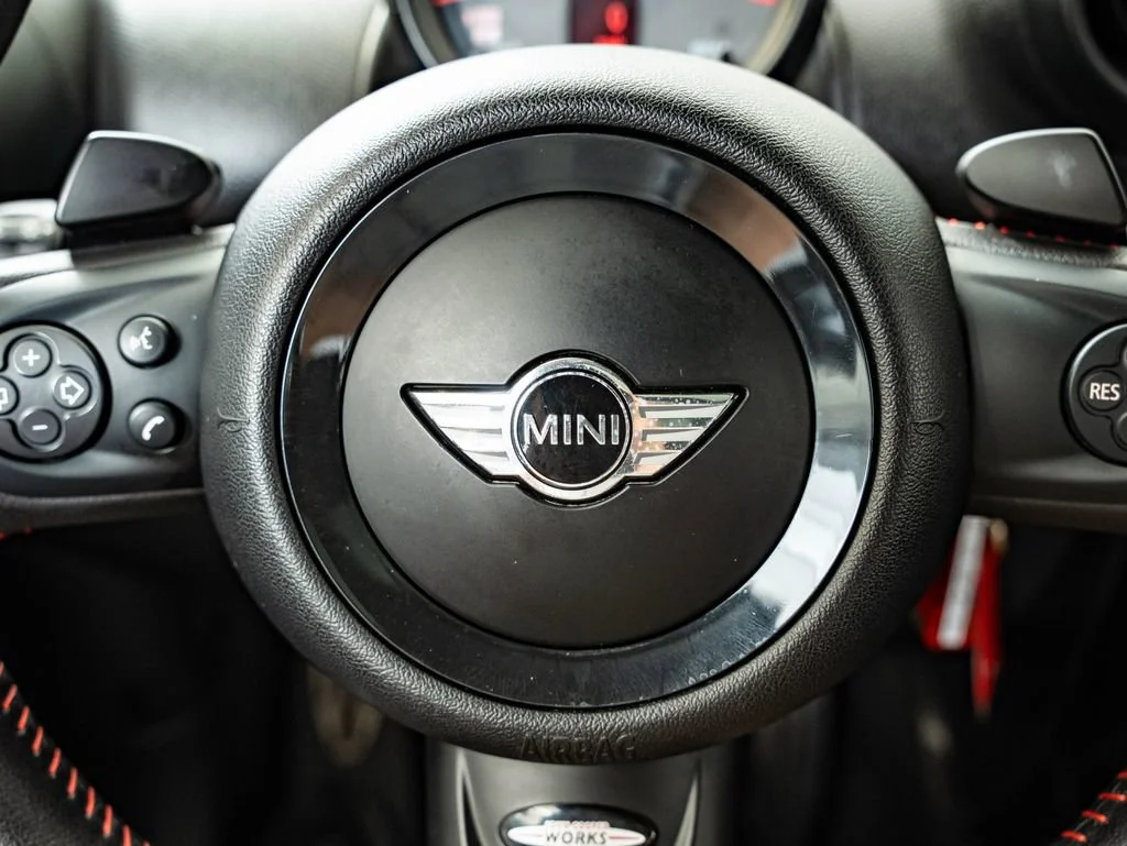 Used 2016 Absolute Black Metallic MINI  image 27
