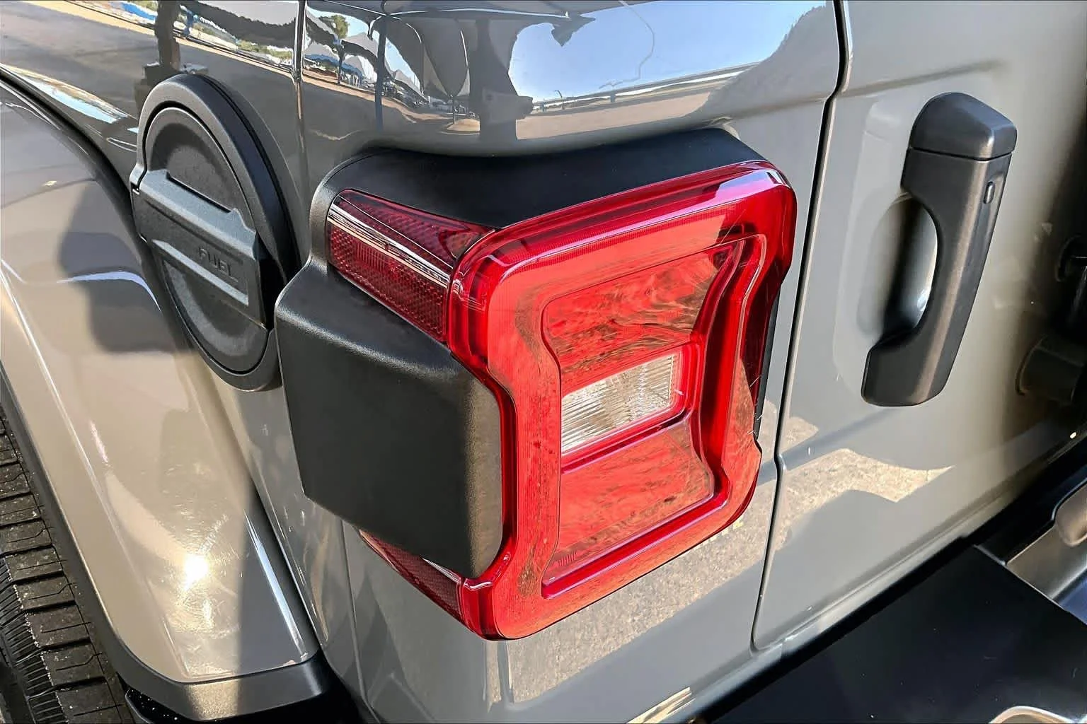 Used 2020 Sting-Gray Clearcoat Jeep Sahara image 29