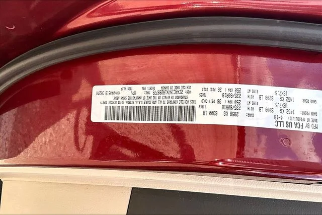 Used 2018 Red Chrysler Limited image 35