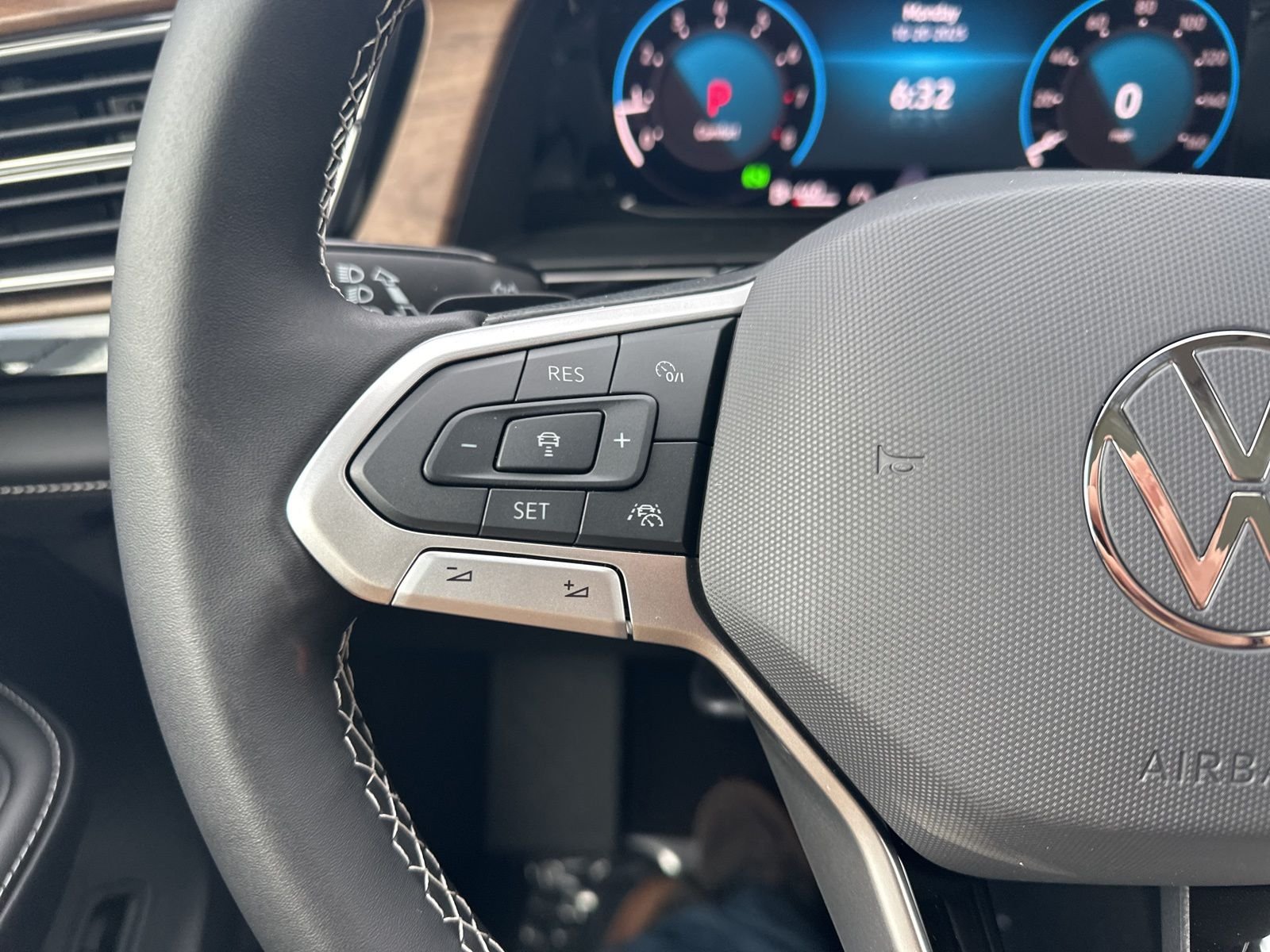 2026 Volkswagen Atlas SE w/Tech - Photo 16