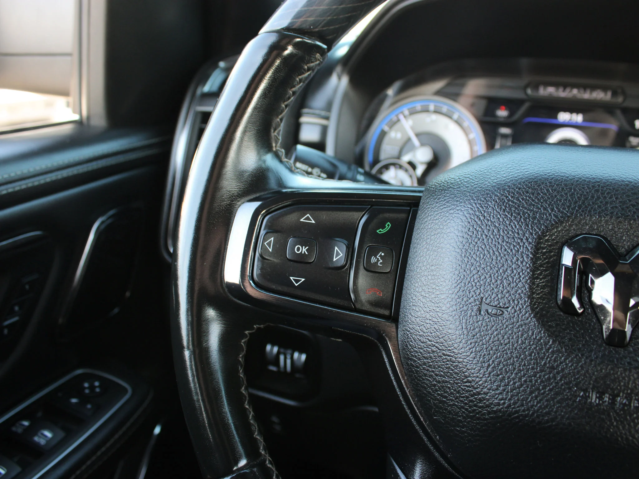 Used 2022 Grey RAM Limited * No Accidents | HEMI V8 | LOADED | ENVY Wheels | Head-Up Display | Night Edition image 24