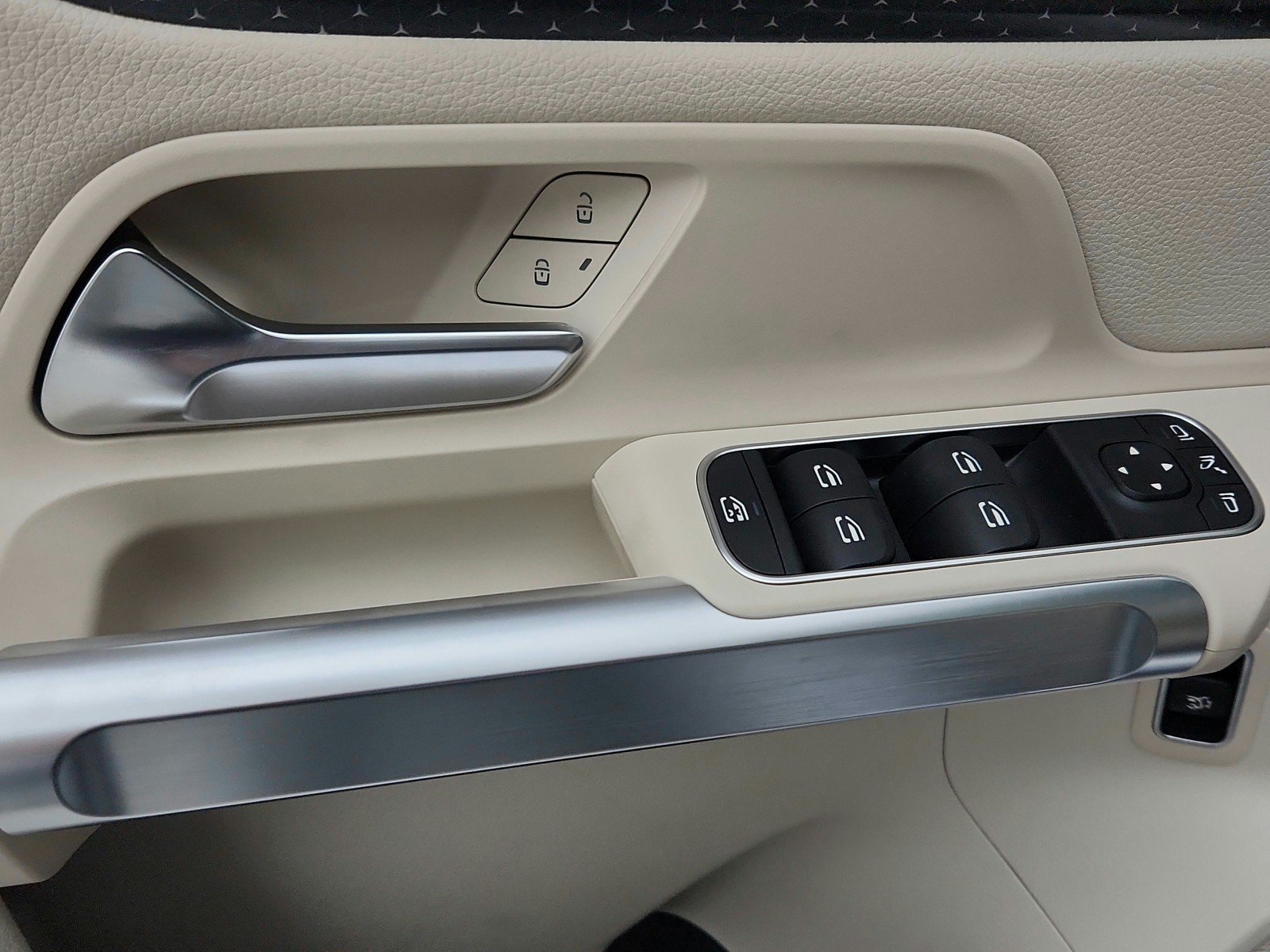 Used 2024 Cirrus Silver Metallic Mercedes-Benz EQB 250+ image 26