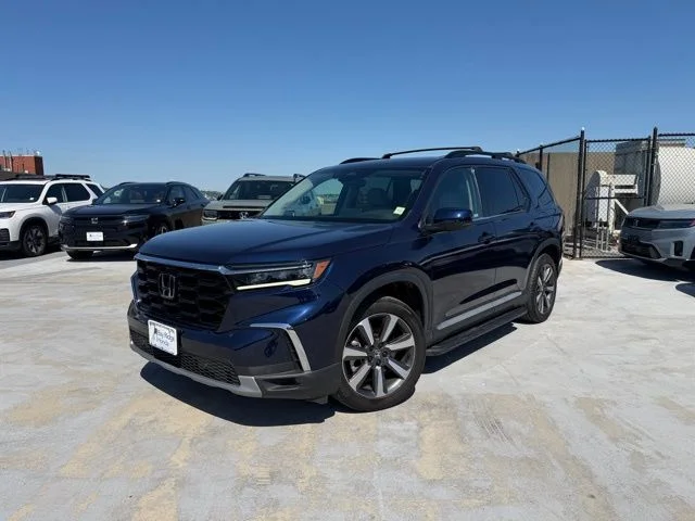 Used 2023  Honda Touring image 1