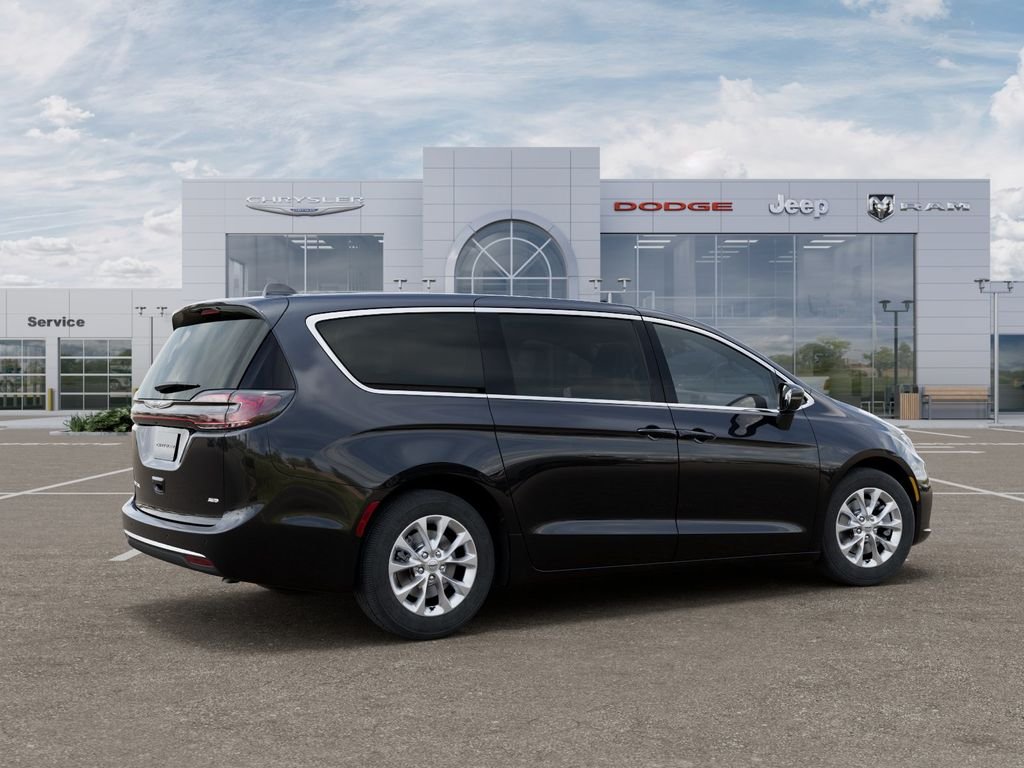 New 2026 Diamond Black Crystal Pearl-Coat Exterior Paint Chrysler Select image 4