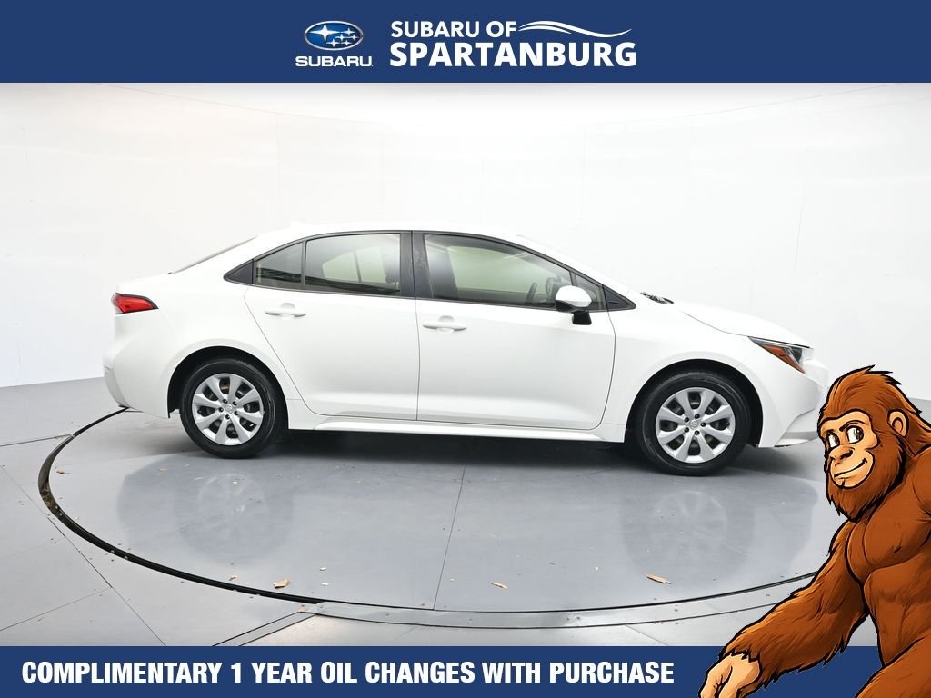 Used 2022 White Toyota LE image 8