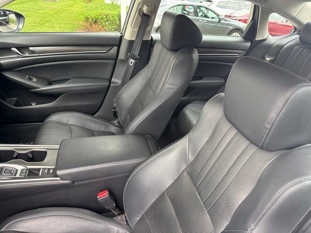 Used 2018 Modern Steel Metallic Honda Touring 2.0T image 10