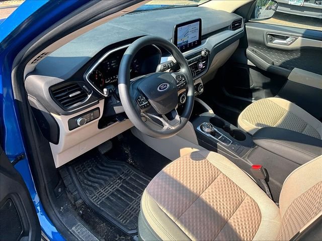 Used 2020 Blue Ford SE image 8