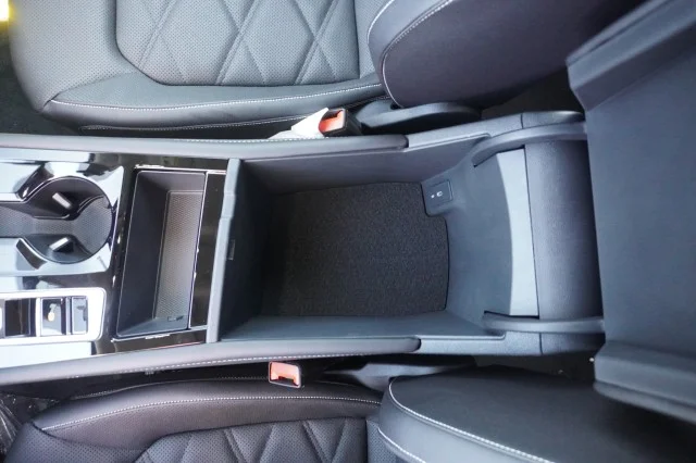 New 2026 Pure Gray Volkswagen 2.0T SE w/Technology image 32